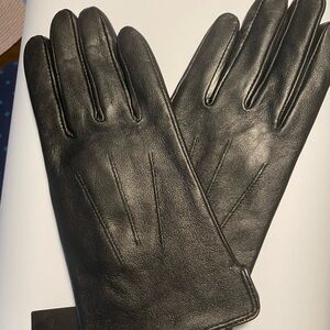 Women’s Black Leather Gloves